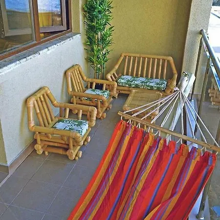 Paradis Exotic Apartment Mamaia